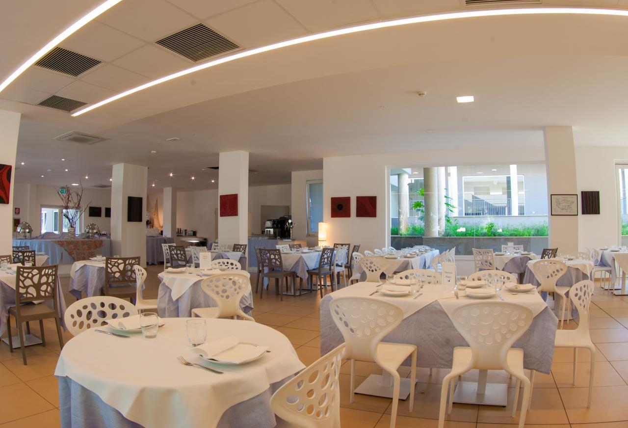 Futura Club Spiagge Bianche Hotel Fontane Bianche Eksteriør billede